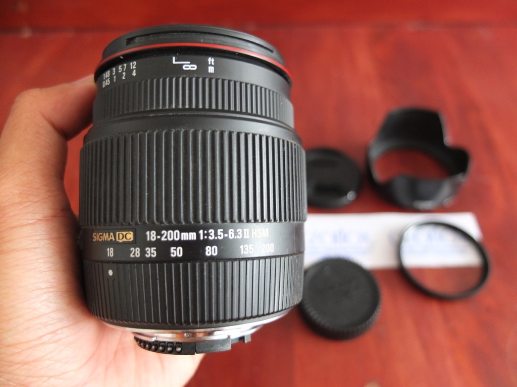 Sigma 18-200mm f/3.5-6.3 II DC Lens for Nikon