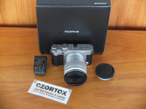 Fujifilm X-A3 Lensa 16-50mm Touchscreen