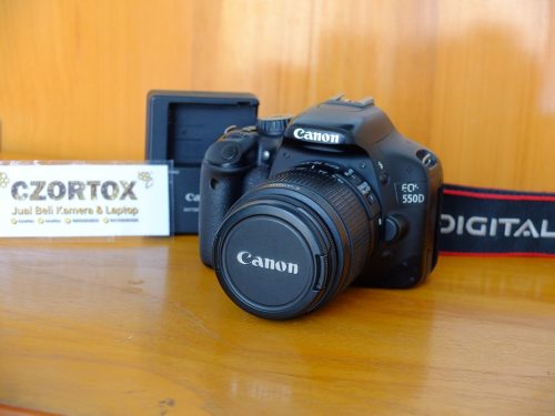 Canon 550D Lensa kit 18-55mm