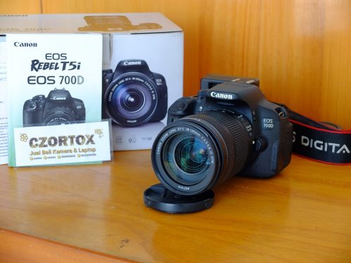 Canon 700D Kit 18-135mm IS STM