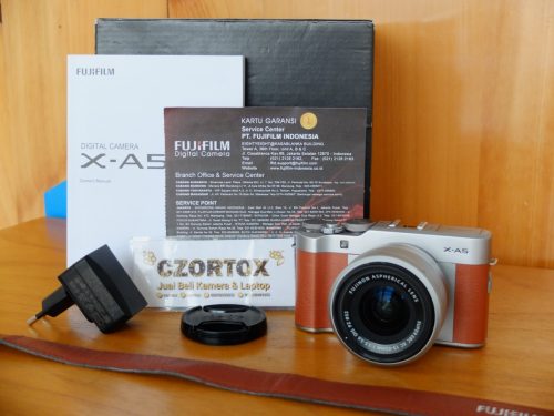 Fujifilm X-A5 Lensa Kit 15-45mm