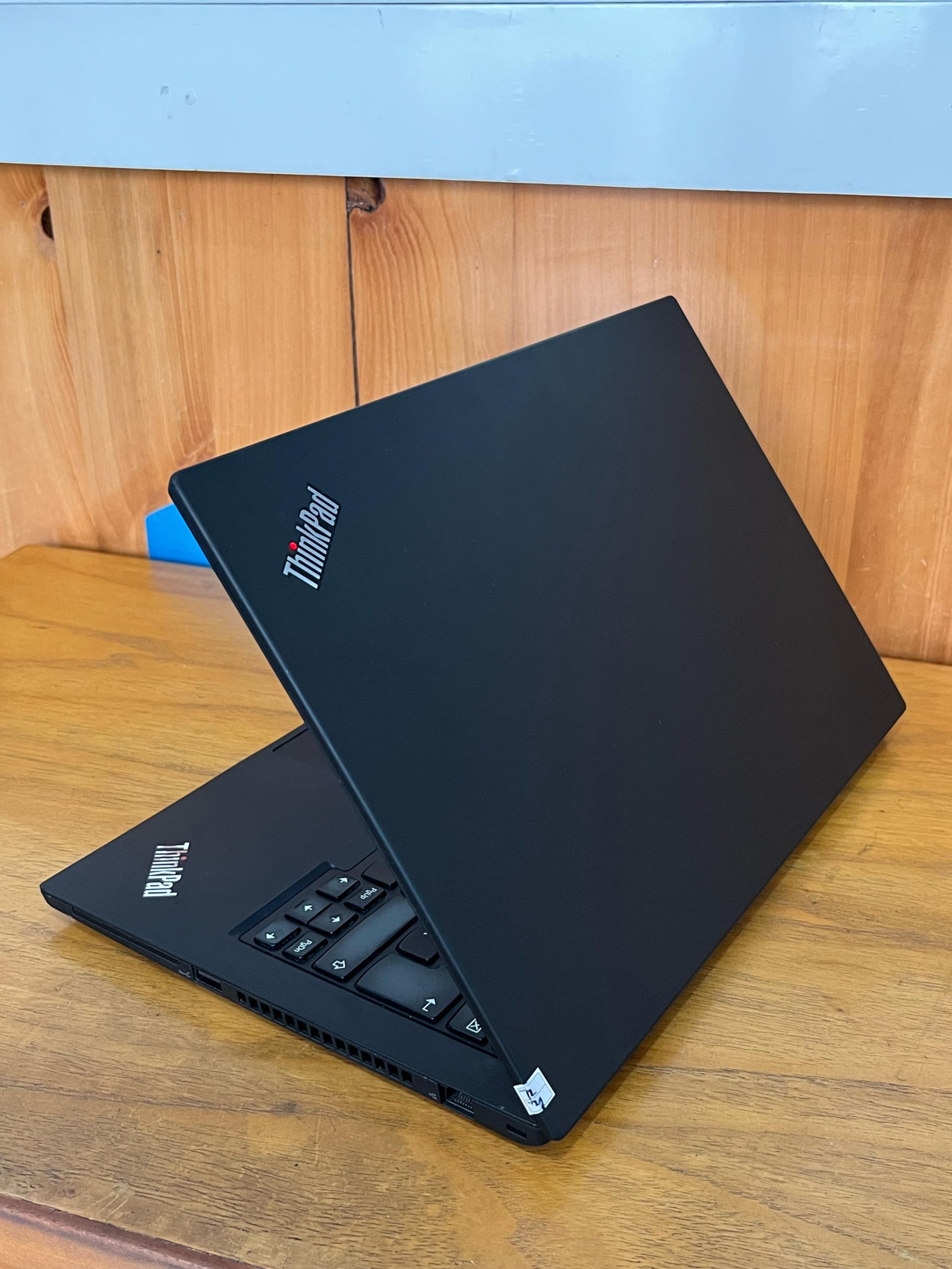 Lenovo ThinkPad T490 Core i7-8665U Ram 16GB SSD 512GB | JUAL BELI 