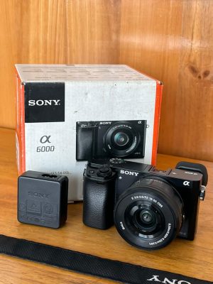 Sony A6000 Lensa 16-50mm OSS