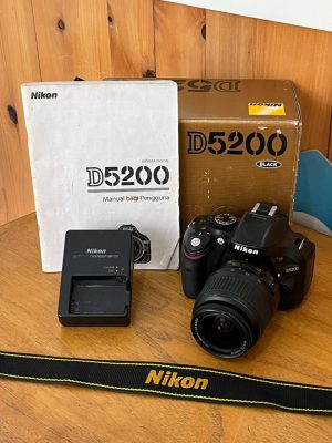 Nikon D5200 Lensa Kit 18-55mm